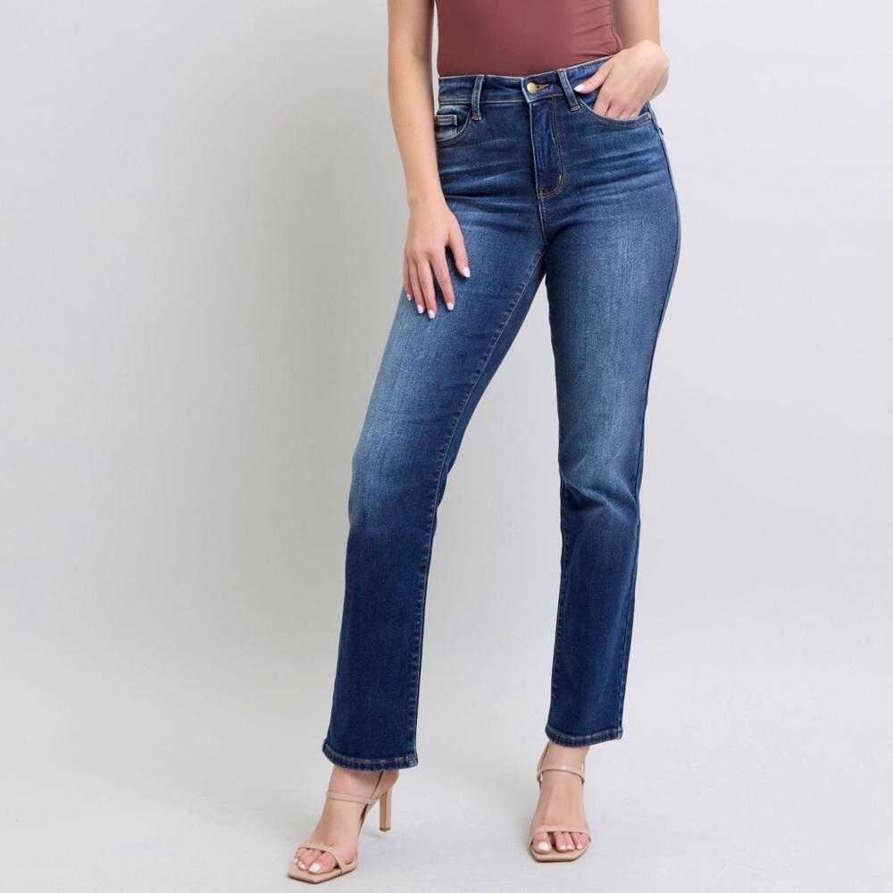 Judy Blue Full Size Washed Straight Leg Jeans with Pockets